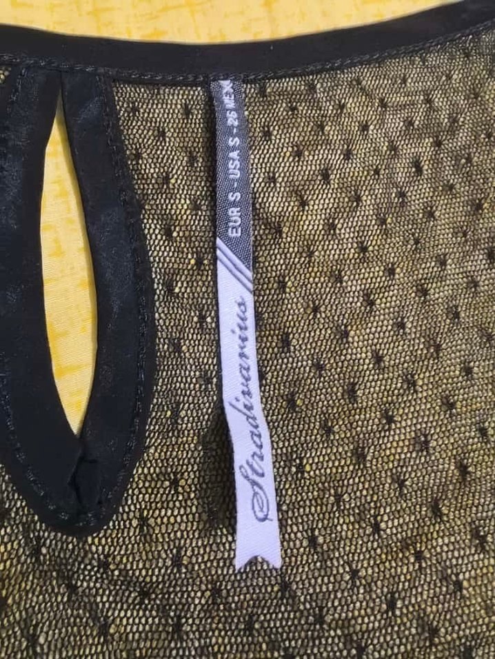 Stradivarius Düğmeli Siyah Kısa Kollu Kadın Bluz - Görsel 3