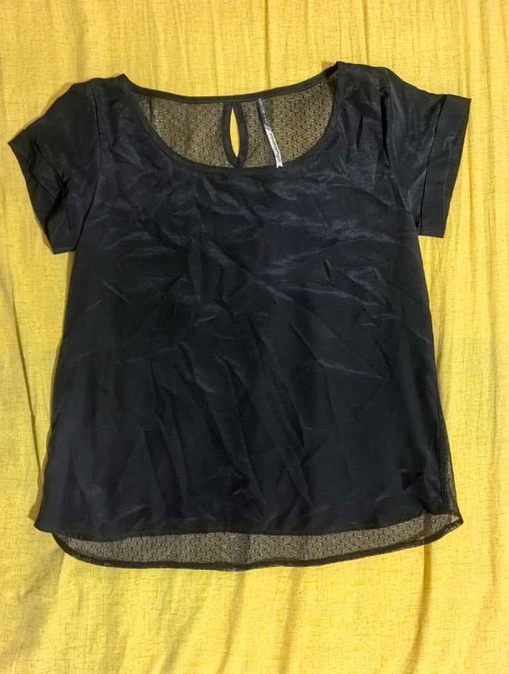 Stradivarius Düğmeli Siyah Kısa Kollu Kadın Bluz - Görsel 2