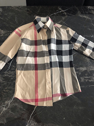 Butik ürünü burberry gömlek