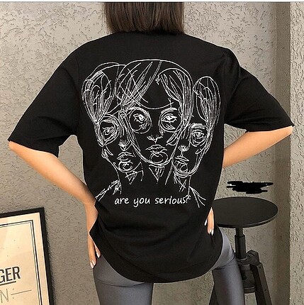 Markasız Ürün Oversize kalıp sırt baskılı tshirt