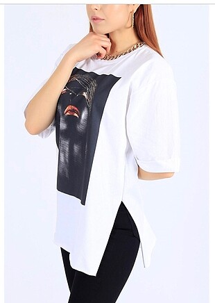 m Beden beyaz Renk Oversize kalıp yandan yırtmaçlı yarım kol tshirt