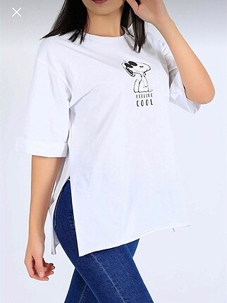 l Beden beyaz Renk Oversize kalıp yandan yırtmaclı yarım kol tshirt