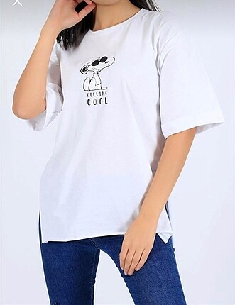 Markasız Ürün Oversize kalıp yandan yırtmaclı yarım kol tshirt