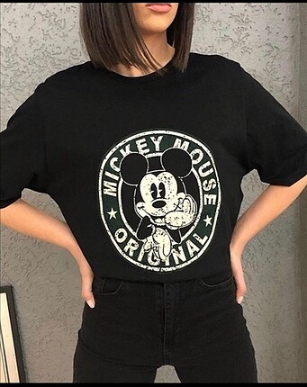 Markasız Ürün Oversize kalıp yandan yırtmaclı yarım kol tshirt