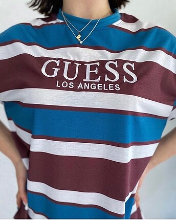 Guess Nakış işlemeli oversize kalıp Tshirt