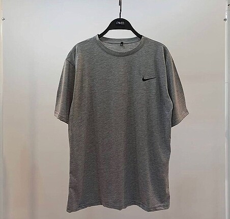 Nike Nakış işlemeli oversize kalıp Nike Tshirt