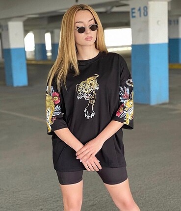 s Beden beyaz Renk Kaplan detaylı oversize kalıp Tshirt