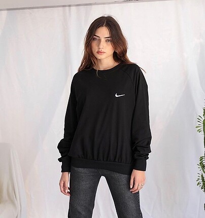 Nike Nakış işlemeli oversize kalıp Nike sweat