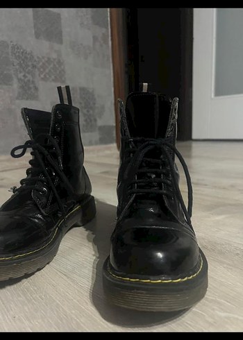 Dr. Martens siyah bot