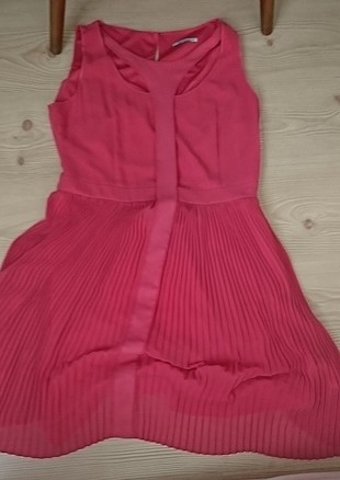 Pembe elbise 