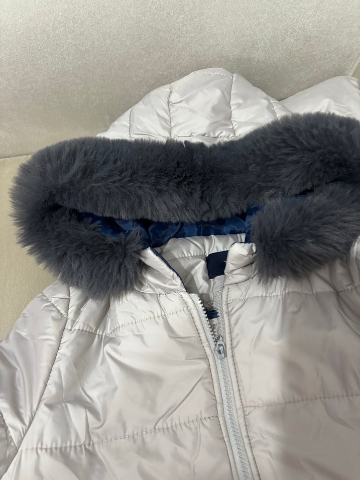 Kürk Detaylı Uzun Gri Kadın Kışlık Mont - Görsel 5