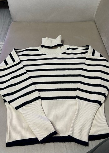 Kadın Beyaz Siyah Çizgili Boğazlı Kazak - Görsel 3