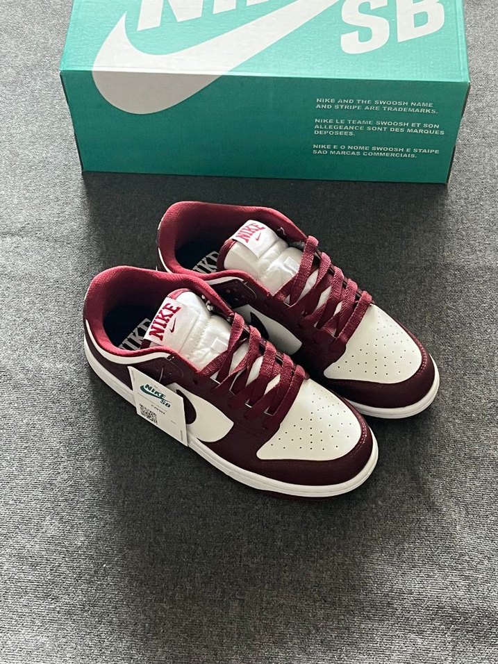  Nike Dunk Bordo

Kutulu gönderim  - Görsel 2