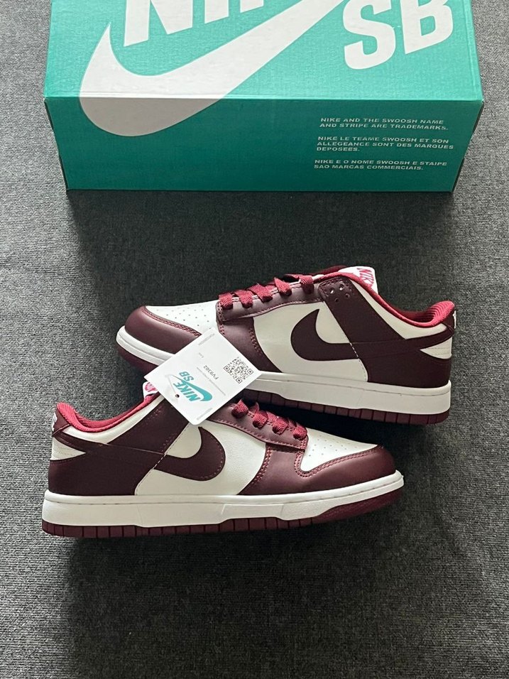  Nike Dunk Bordo

Kutulu gönderim - Görsel 2
