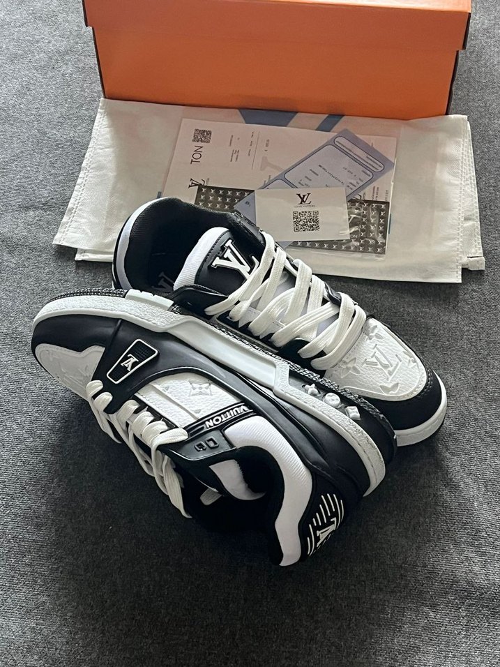  Louis Vuitton 

Kutulu, Toz torbalı ve Sertifikalı gönderim - Görsel 3