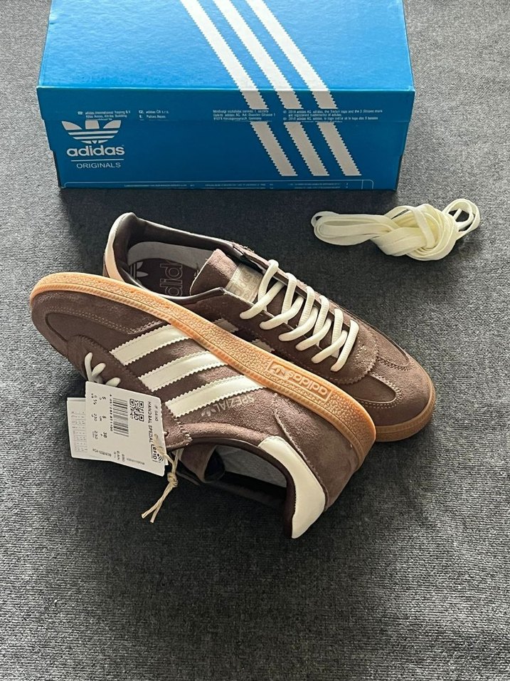 Adidas Spezial

Kutulu Gönderim - Görsel 3