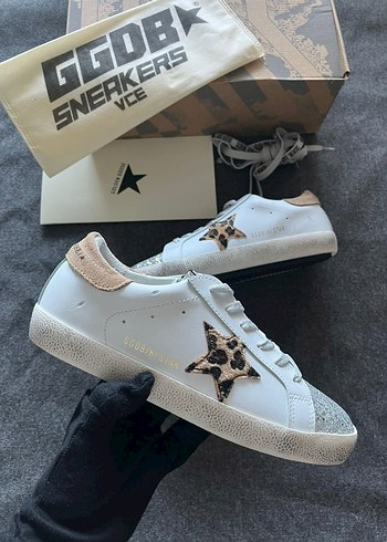  Golden Goose Deluxe 

Kutulu, Toz torbalı, Sertifikalı - Görsel 2