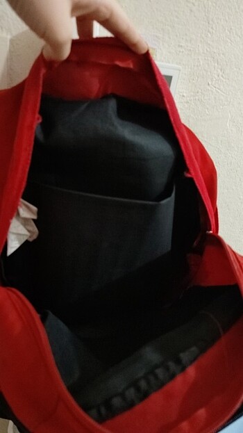 Beden kırmızı Renk Orijinal sırt çantası 