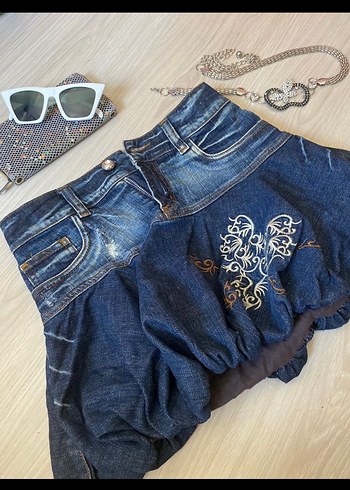 Nakış Detaylı Koyu Mavi Mini Denim Etek