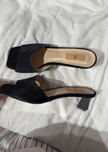 Siyah Topuklu Kadın Terlik Elle - Görsel 2