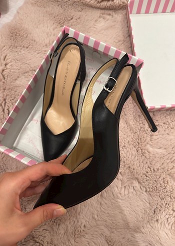 Tokalı Siyah Deri İnce Topuklu Stiletto pelinin ayakkabıları - Görsel 3