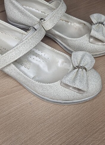 Beyaz simli topuklu ayakkabı - Görsel 5