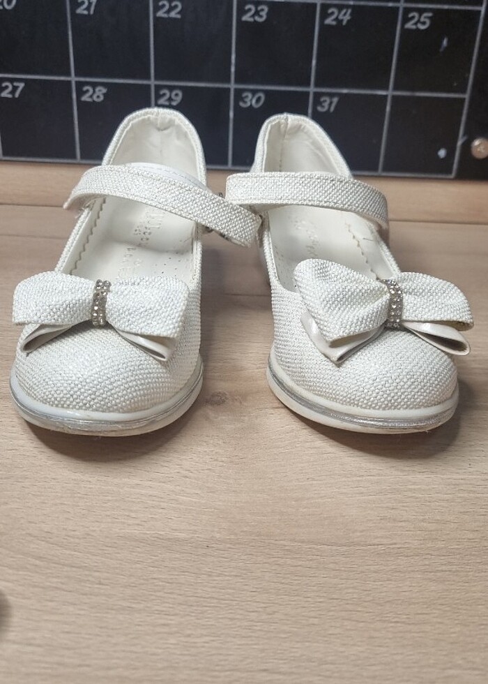 Beyaz simli topuklu ayakkabı  - Görsel 3