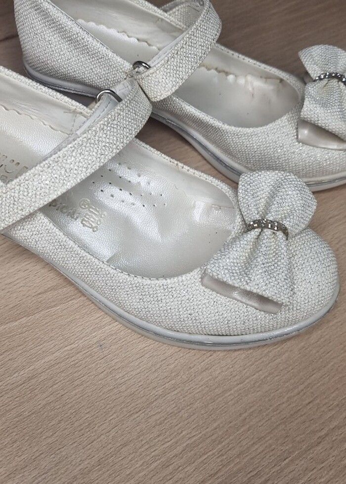 Beyaz simli topuklu ayakkabı  - Görsel 5