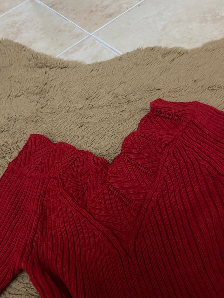 Kırmızı V Yakalı Kadın Triko Kazak - Görsel 2