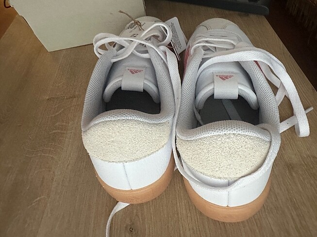 37 Beden Adidas sneaker