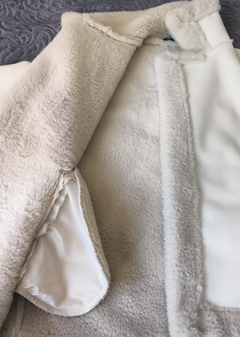 Kadın Beyaz Kürklü Midi Ceket - Görsel 2