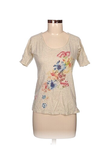 Primark T-shirt %70 İndirimli.