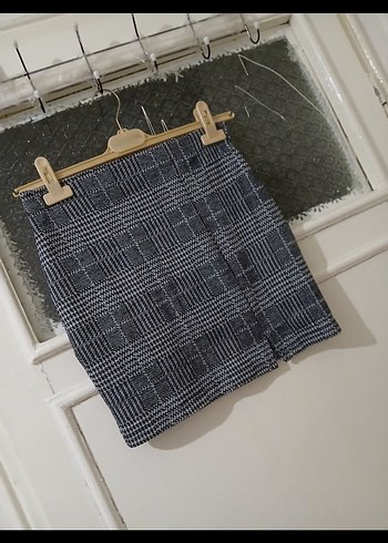 Gri Pileli Mini Etek