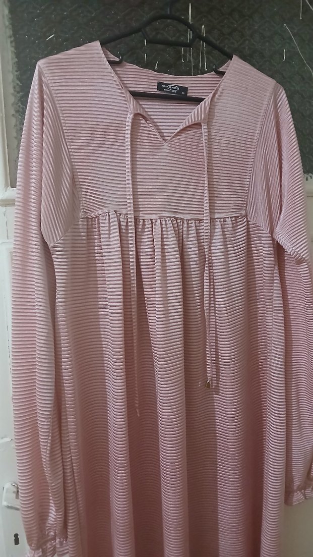 Pembe Uzun Piliseli Kadın Elbise - Görsel 3