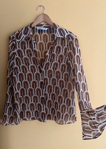 Zara Düğmeli V Yaka Retro Kadın Gömlek