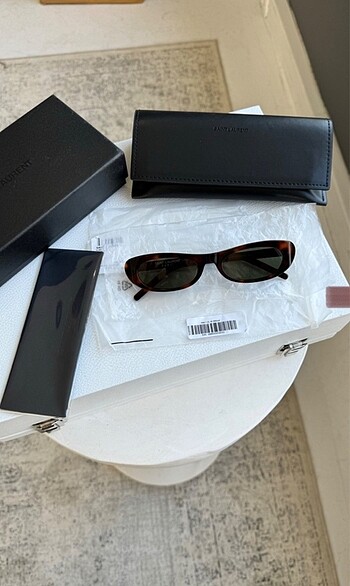 YSL SL557