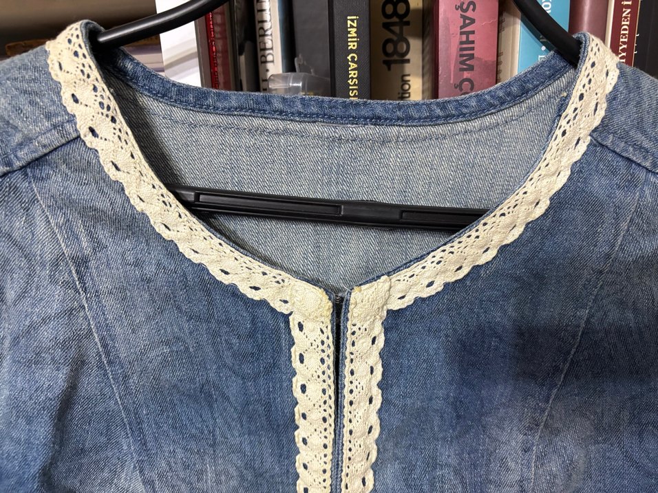 Dantelli Nakışlı Mavi Kadın Denim Ceket - Görsel 3