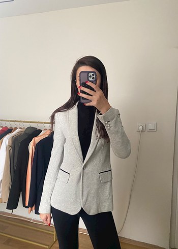 Zara Sikligin Ve Rahatligin Bulustugu Gri Blazer