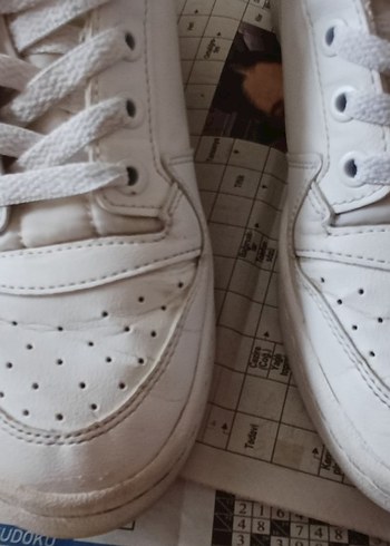 Adidas Beyaz Bağcıklı Kadın Spor Ayakkabı