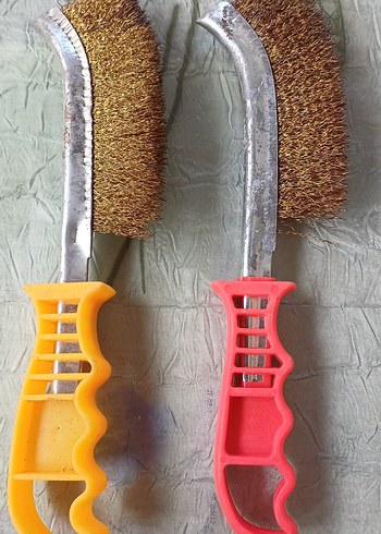 Renkli Plastik Saplı Tel Fırçalar