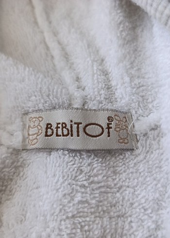  Kapüşonlu Erkek Çocuk Nakışlı Bornoz ve Terlik Seti