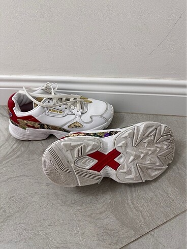 Adidas Falcon