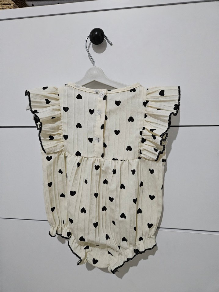 Kalp Desenli Beyaz Bebek Kız Tulum - Görsel 2