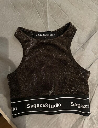 Sagaza studio crop