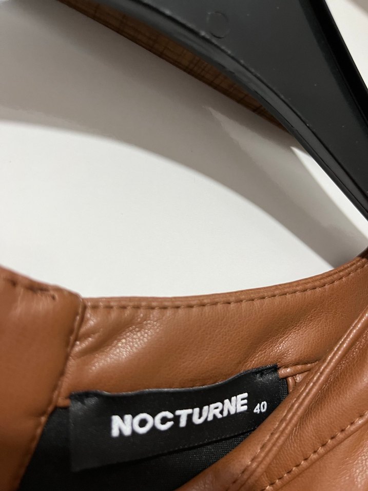 Deri Korse Kemerli Kolsuz Mini Üst - Görsel 3