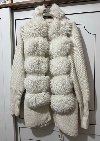 Stili Beyaz Kürklü Hırka - Görsel 2
