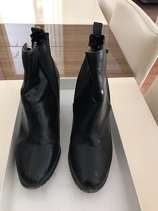H&M Topuklu bot