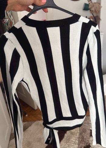 Uzun Kollu Siyah Beyaz Çizgili Bluz - Görsel 4
