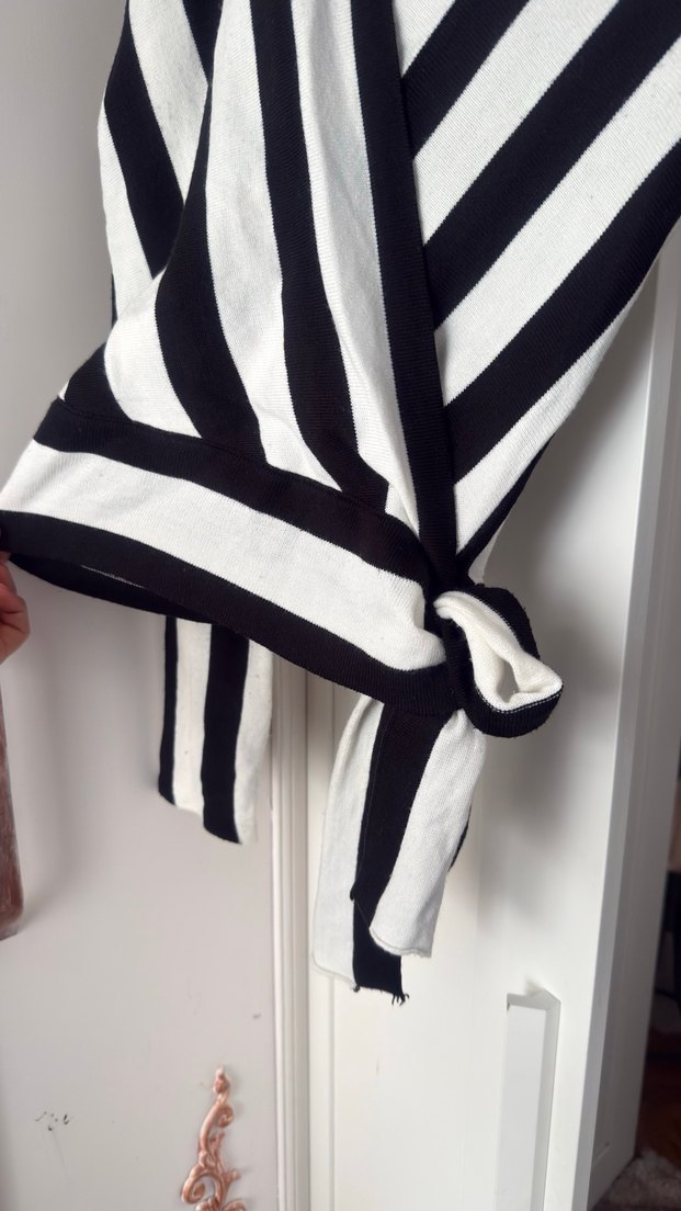 Uzun Kollu Siyah Beyaz Çizgili Bluz - Görsel 2