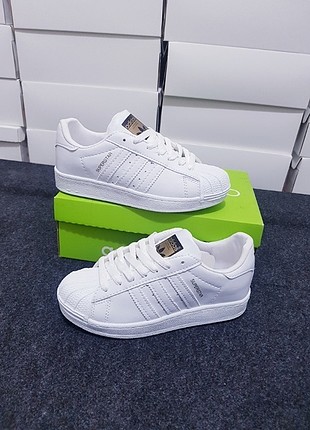 ADIDAS SUPERSTAR